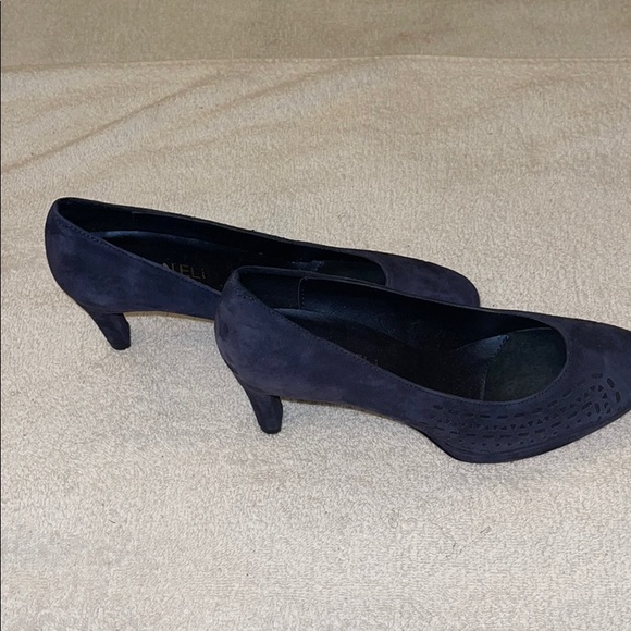 Vaneli Navy Suede 3 inch Round Toe Pumps. - Picture 2 of 8